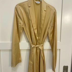 La Perla. Buttermilk/Golden Wheat colored long robe. Size S.